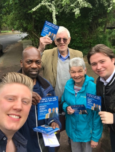 Mike Franklin and Supporters out Canvassing in Luton and Wayfield